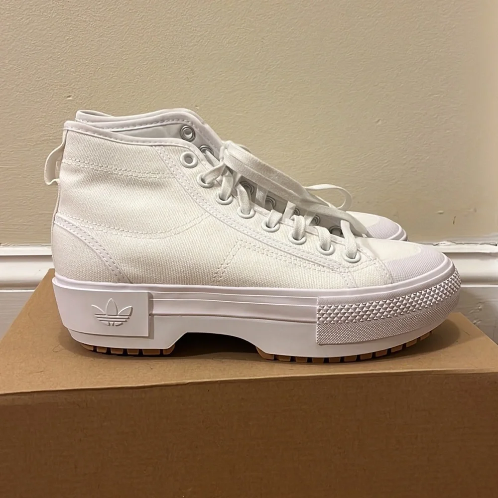 NEW Adidas Nizza Trek White Platform Sneaker Size 7 - Picture 5 of 11